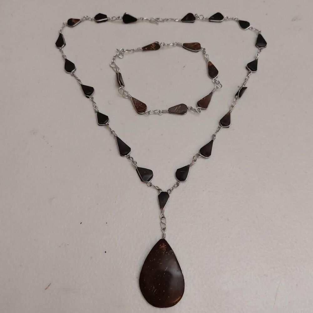 Brown & black teardrop-shaped coconut shell necklace and bracelet set